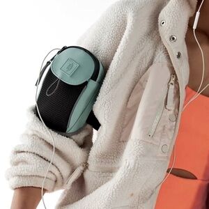 Free People Movement Back On Track Arm Band Sea-foam Mint New Sport Arm Wallet